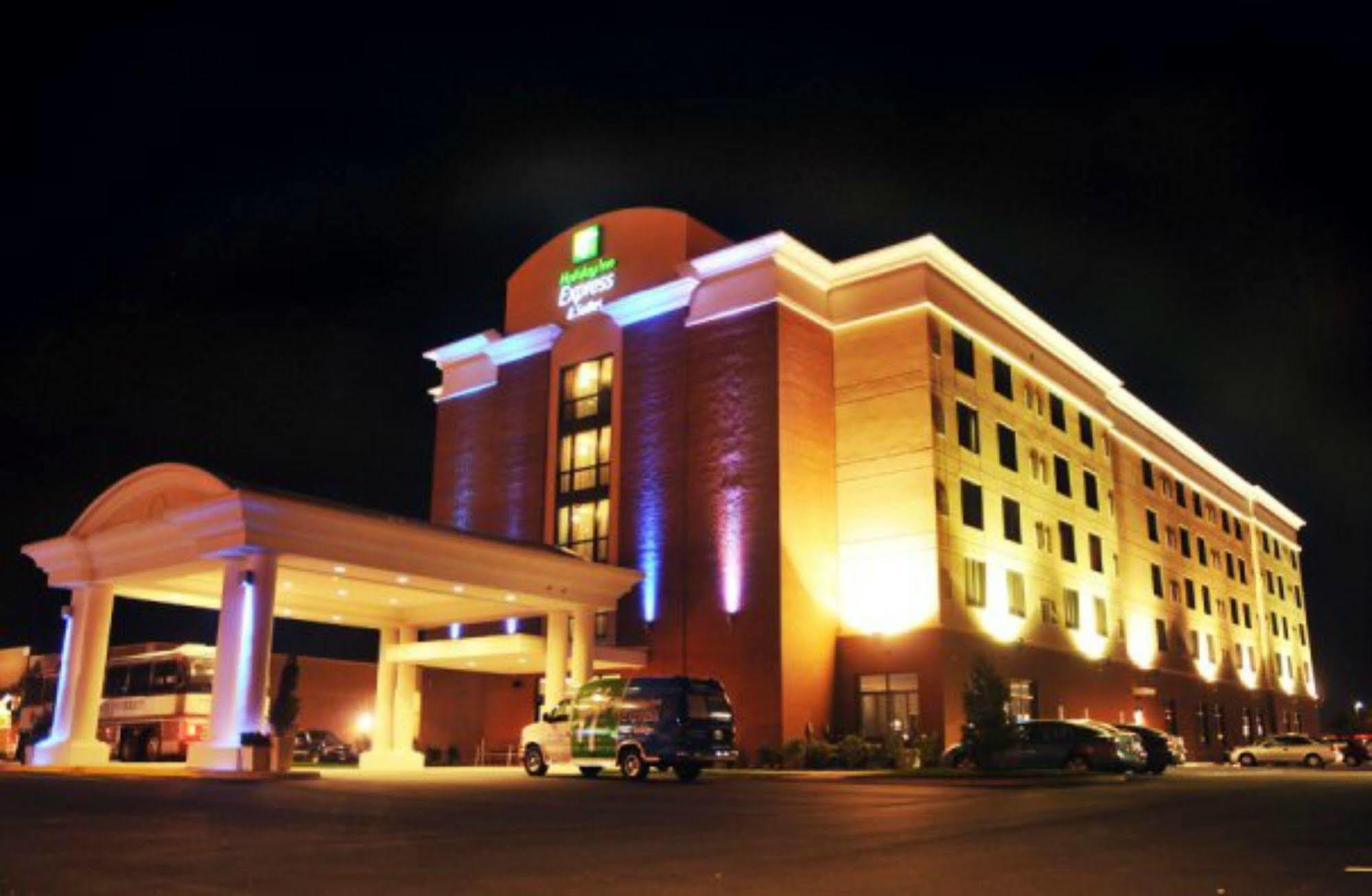 Holiday Inn Express Hotel & Suites Norfolk Airport, An Ihg Hotel Exterior photo